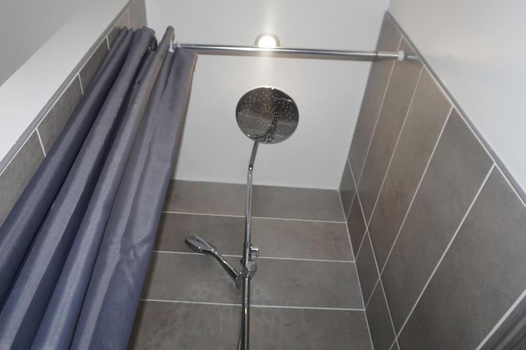 Апартаменты Atypique T1 Duplex - Wifi .Parking .Proche .Gare Сен-Кантен Экстерьер фото