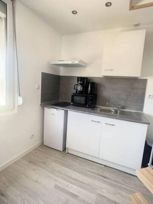 Апартаменты Atypique T1 Duplex - Wifi .Parking .Proche .Gare Сен-Кантен Экстерьер фото