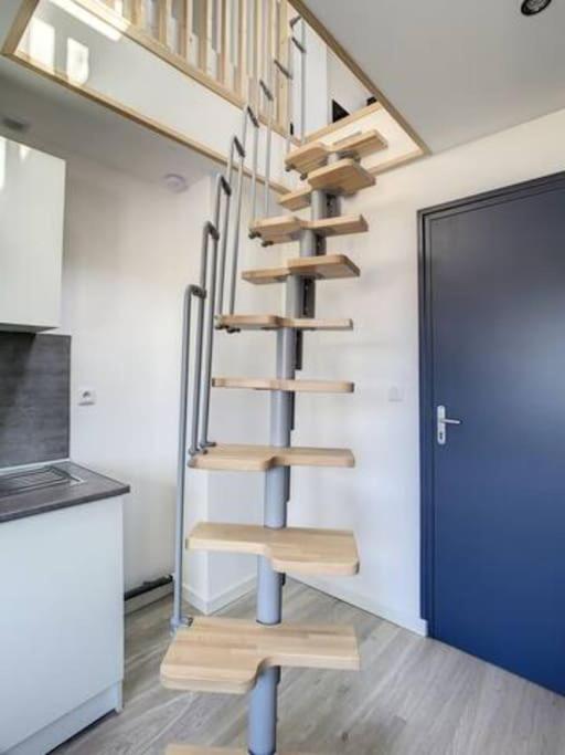 Апартаменты Atypique T1 Duplex - Wifi .Parking .Proche .Gare Сен-Кантен Экстерьер фото