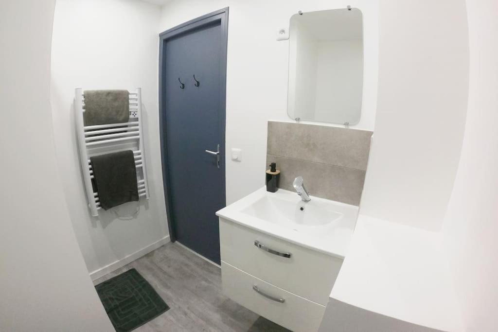 Апартаменты Atypique T1 Duplex - Wifi .Parking .Proche .Gare Сен-Кантен Экстерьер фото
